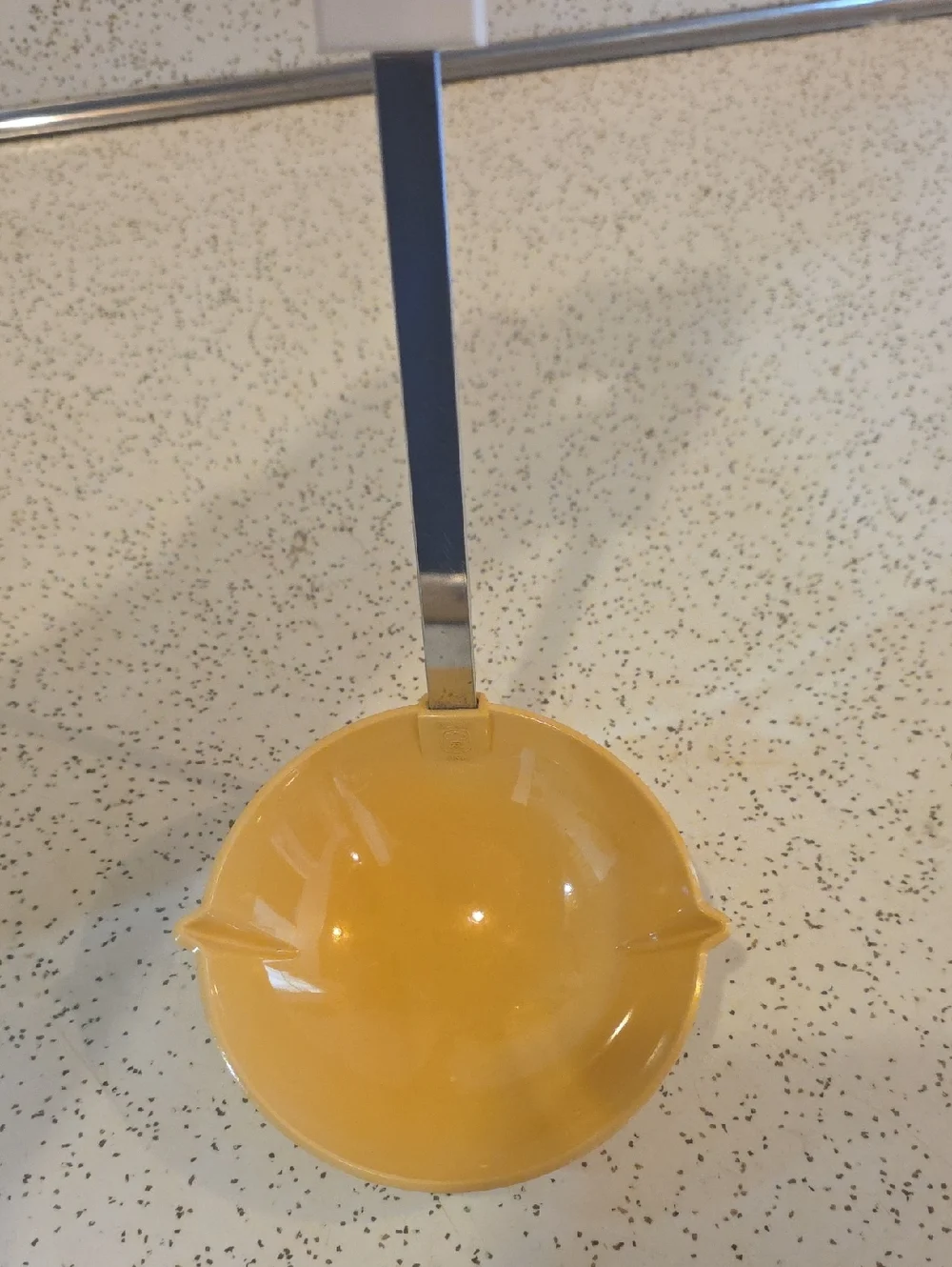 Bonny Vintage Ladle Yellow‎ with White Handle 12